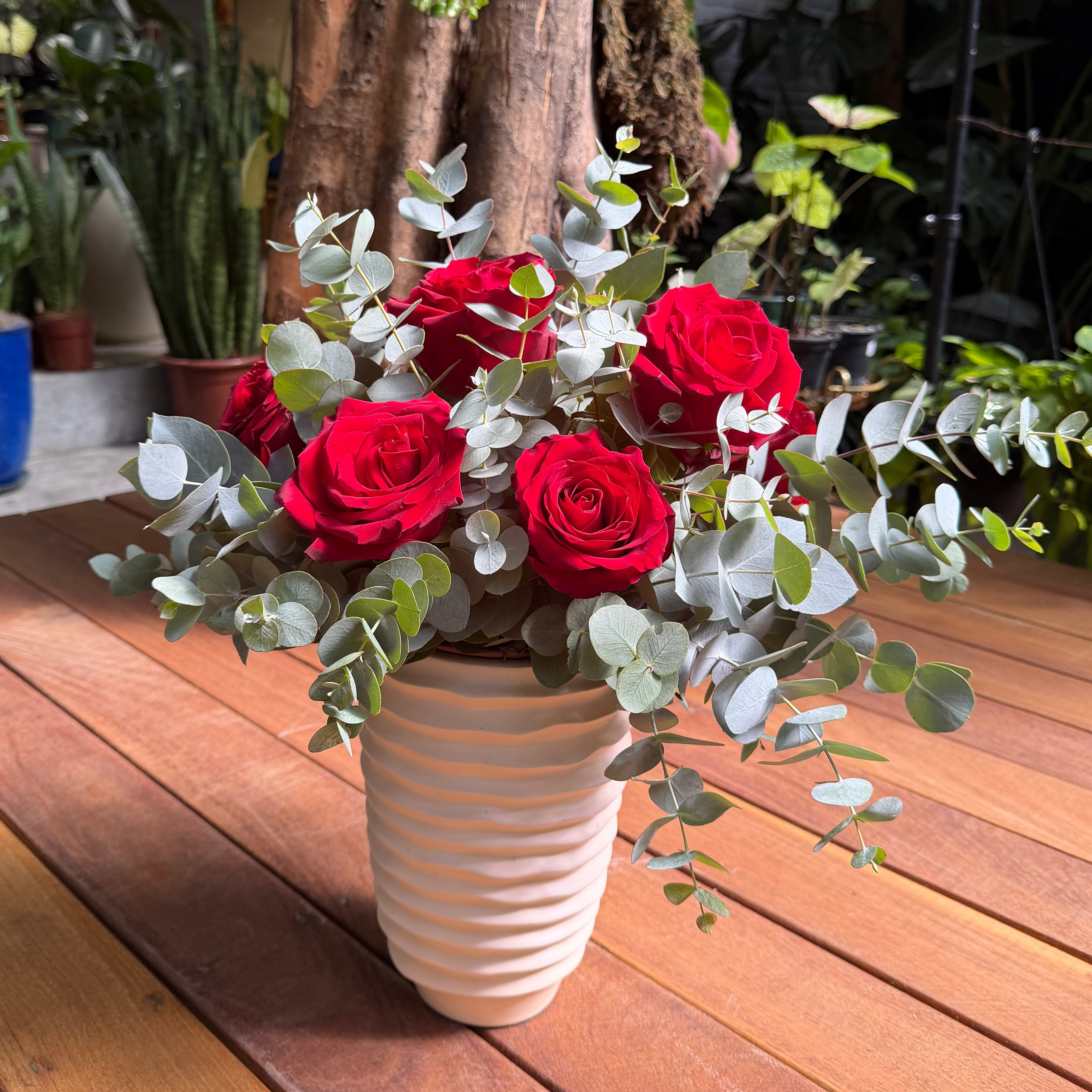 ARRANJO DE ROSAS NO VASO MAZA GRANDE - ENTREGA EM SÃO PAULO