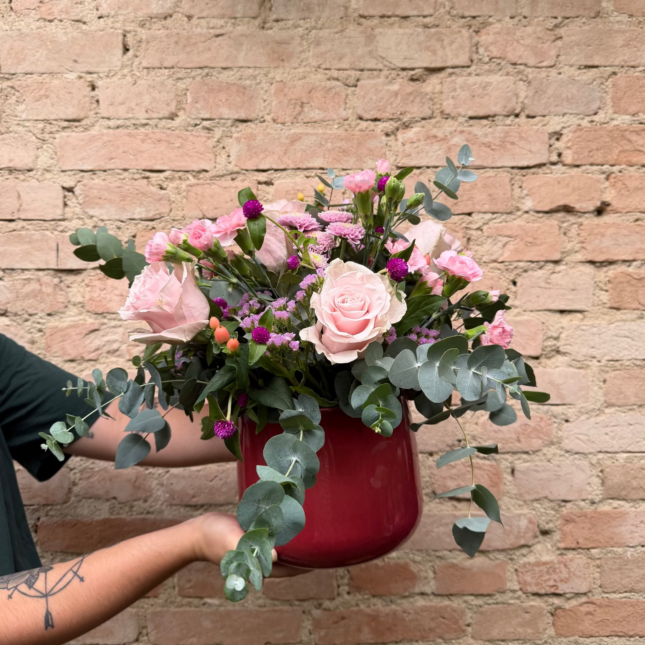 ARRANJO TONS PASTEL NO CACHEPOT ROSA GRANDE - ENTREGA EM SÃO PAULO