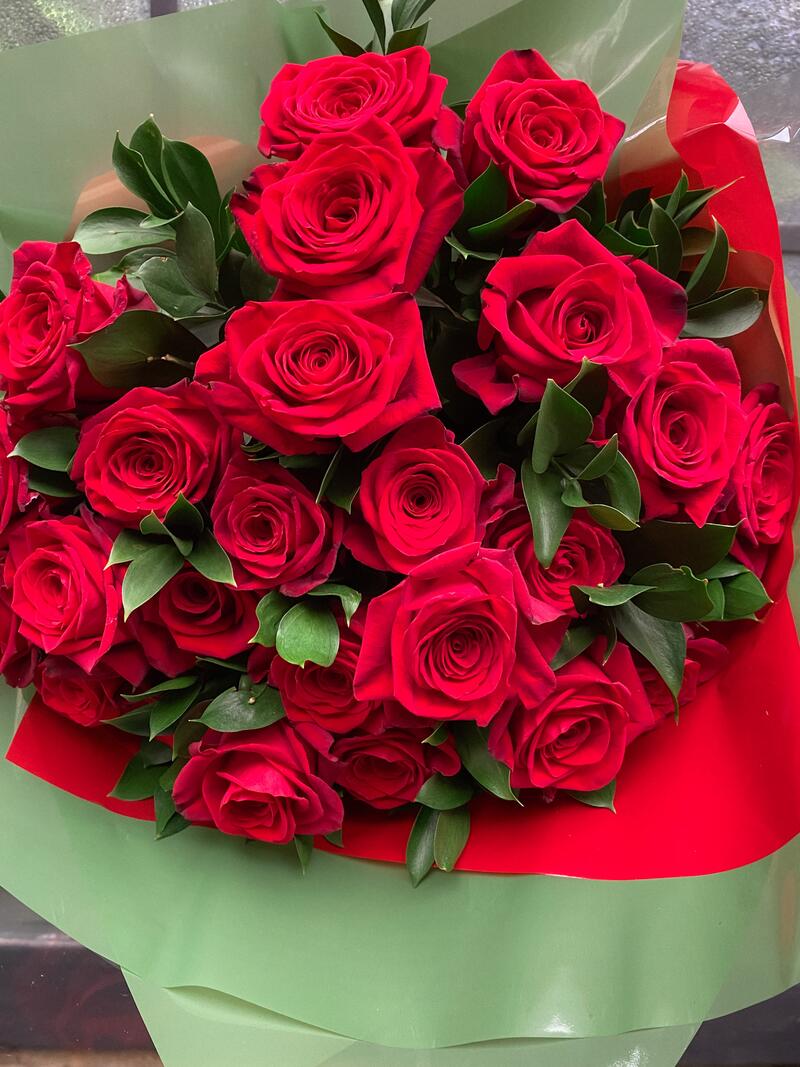 Arranjo floral colorido da Amabile