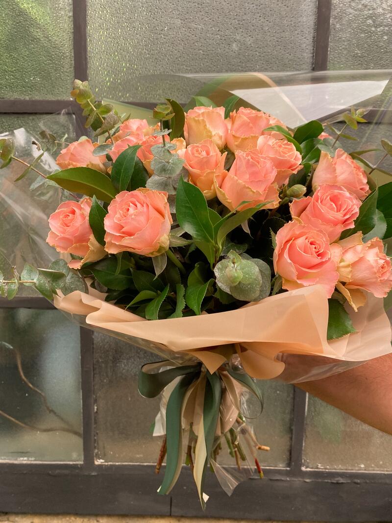 Buquê sofisticado de rosas cor-de-rosa